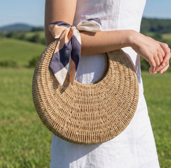 Rounded Straw Purse