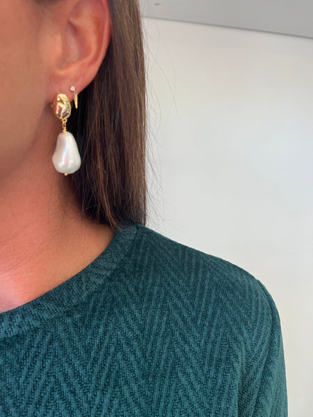 Pearl Drop Gold Earring