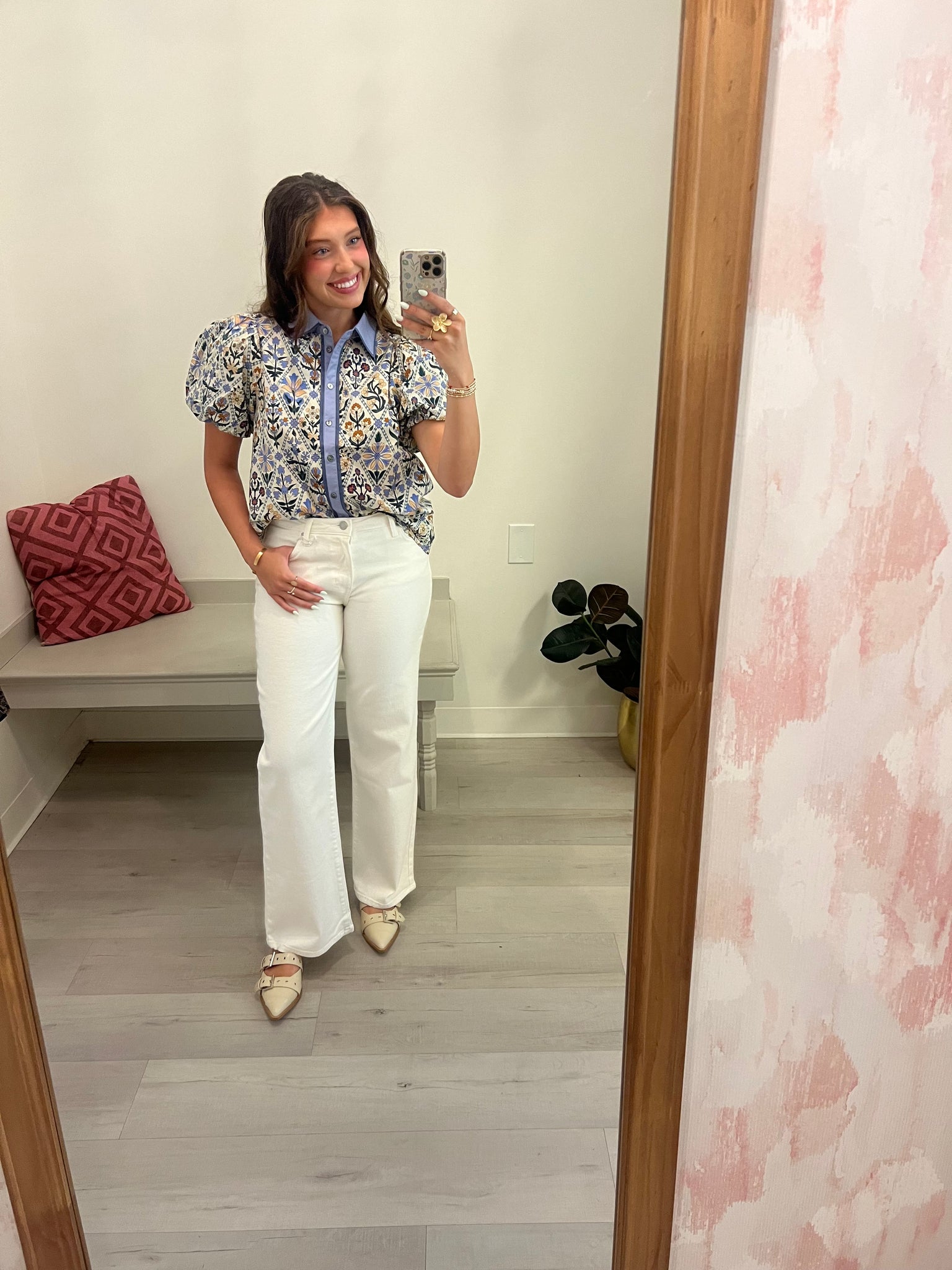 Medallion Puff Sleeve Top