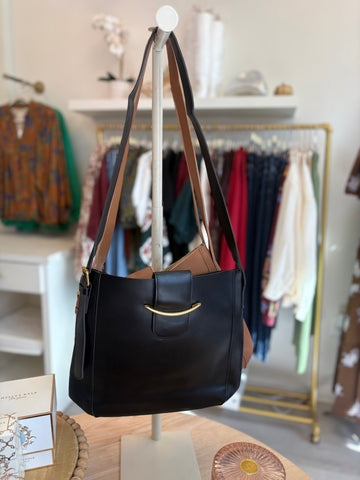 Chic Saddle Purse Black