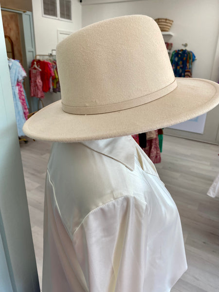 Twist Ribbon Fall Hat
